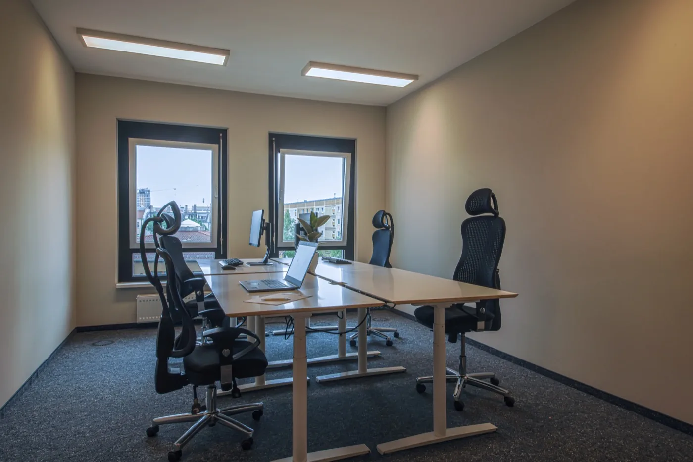 Büro für 4 Personen – Team-Büro mieten in Friedrichshain